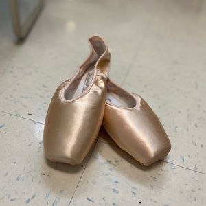 Nikolay Streampointe Pointe Shoes